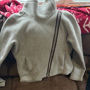 Chic Gray Fleece Jacket